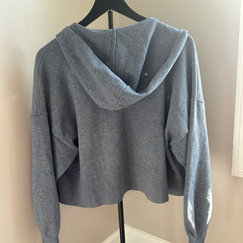 Gilly Hicks Light Gray Knit Hoodie and Wide-Leg Lounge Pants Set - Picture 15 of 16